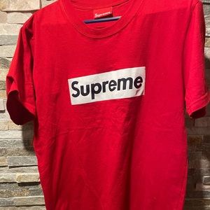 Supreme tee